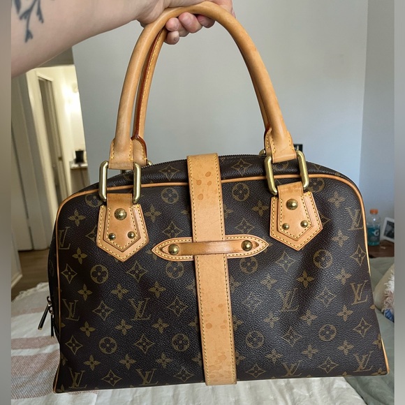 AUTHENTIC Louis Vuitton purse. - Picture 3 of 6